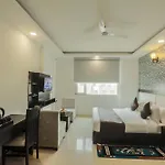 Hotel Belwoood Near Delhi Airport