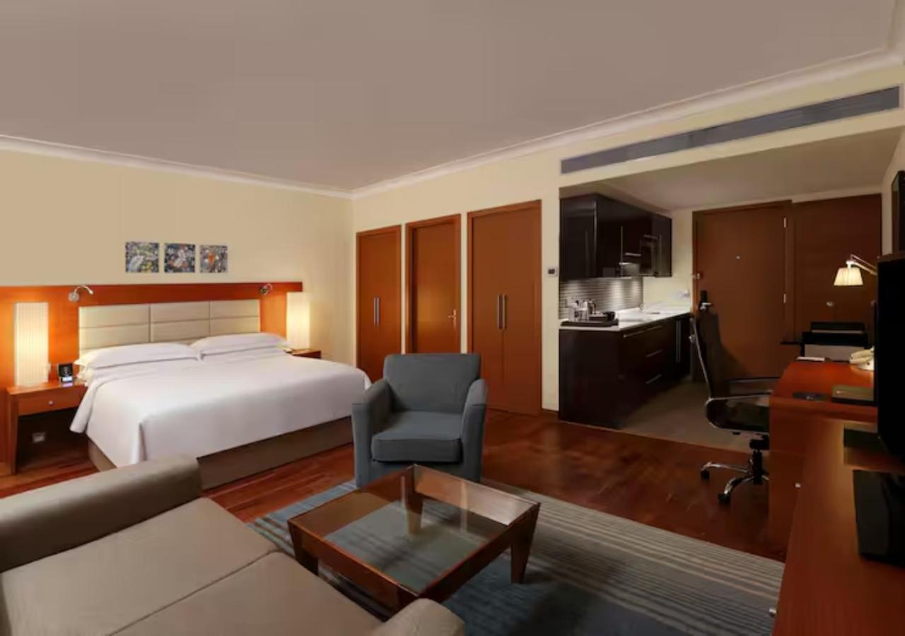 Hotel Belwoood Near Delhi Airport New Delhi